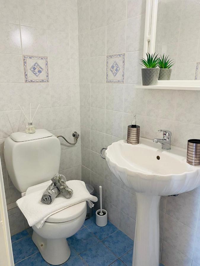2 Bd Floor Aprt With Acropolis View * Athens