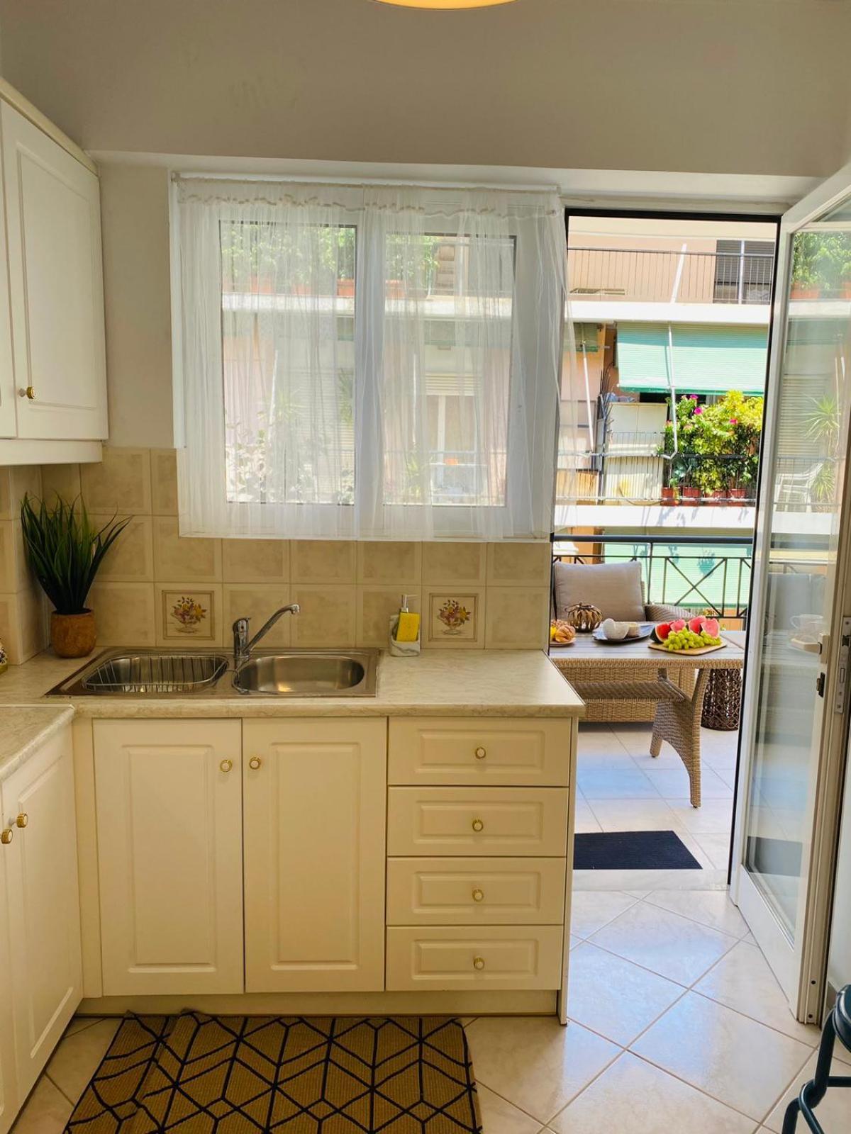 2 Bd Floor Aprt With Acropolis View Apartment